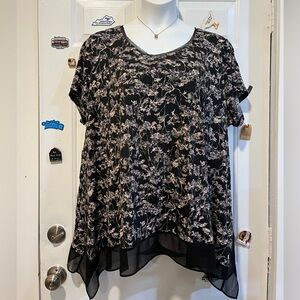 LIKE NEW Simply Vera Vera Wang Sharkbite Tunic